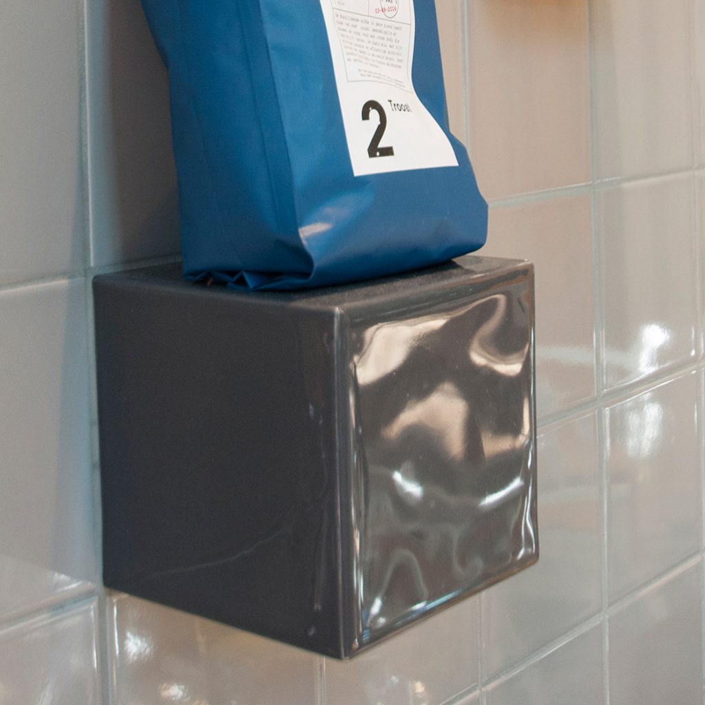 3d tile, color graphite grey