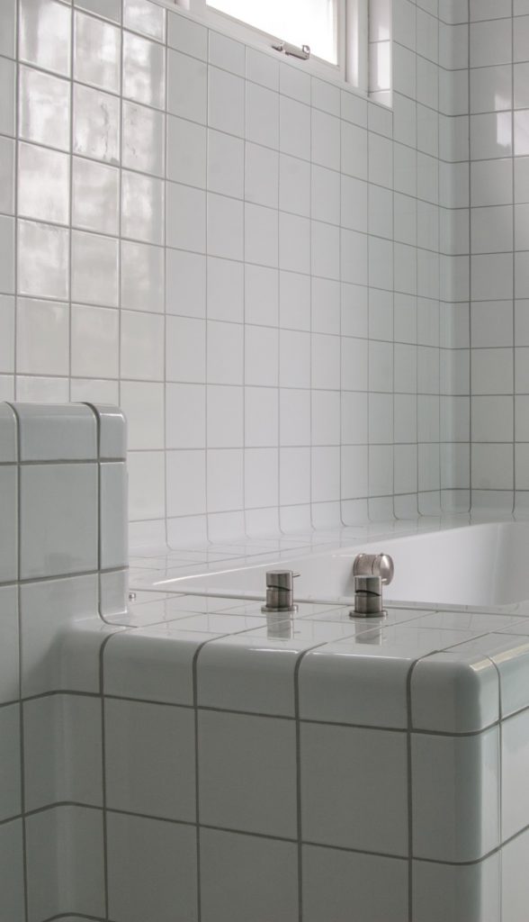 three-dimensional tiles bathtub | DTILE